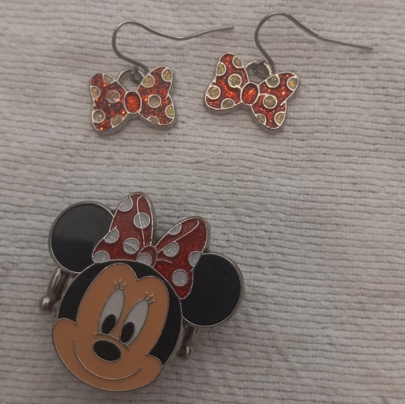 NEW Vintage Minnie Mouse Disney Earrings and expanding ring - Picture 7 of 7